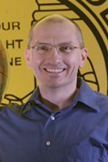 Photo of Dr. Andrew Czaplewski